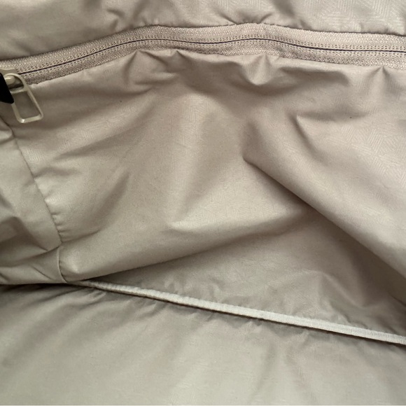 Thule Spira Weekender 37L Duffle Bag - Picture 9 of 14